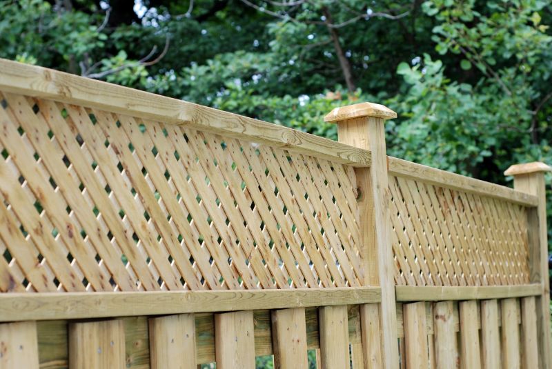 Timber Fence Installation in Pearland, TX